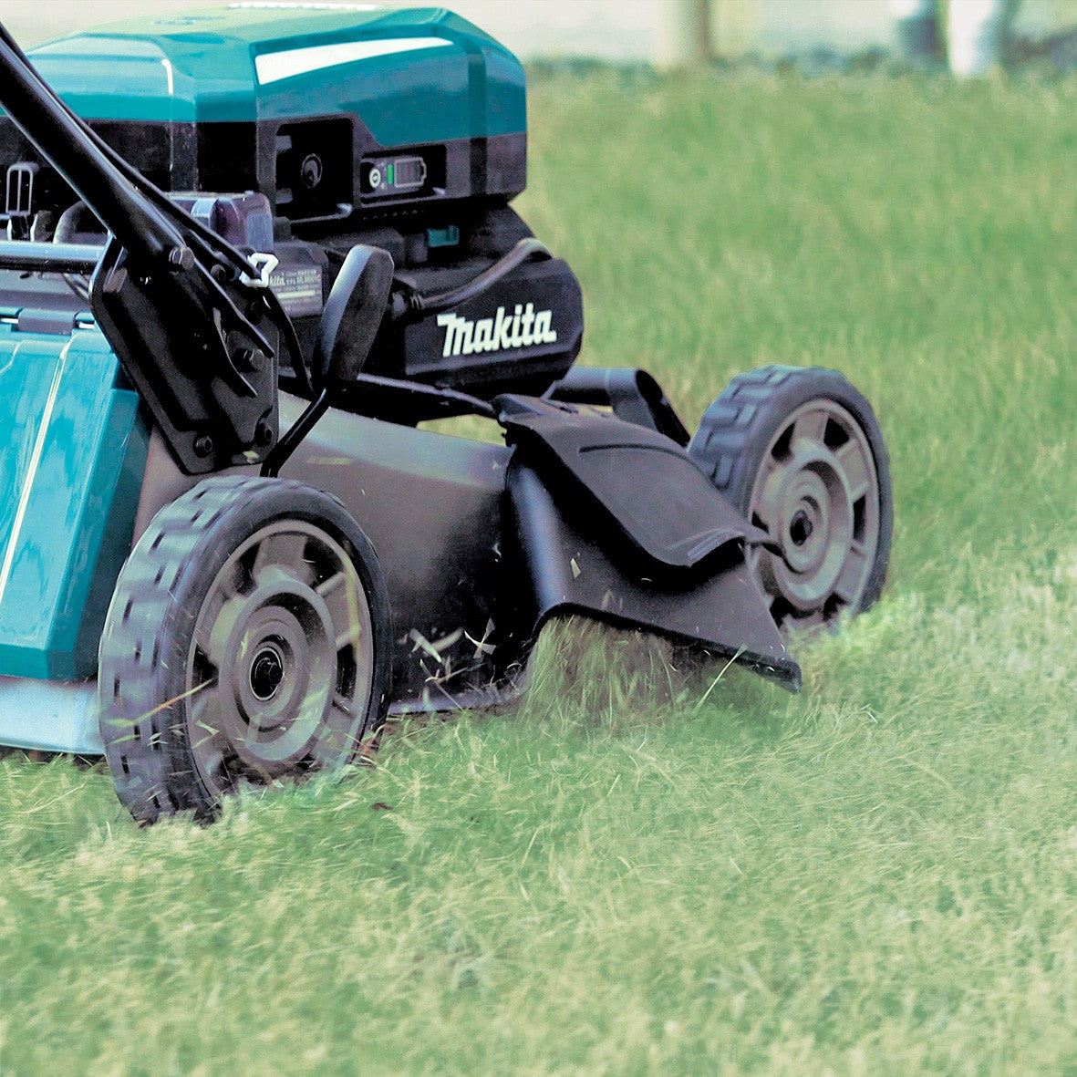 Makita Direct Connection Brushless Self-Propelled Lawn Mower 534mm (21") Kit (LM001CX3)