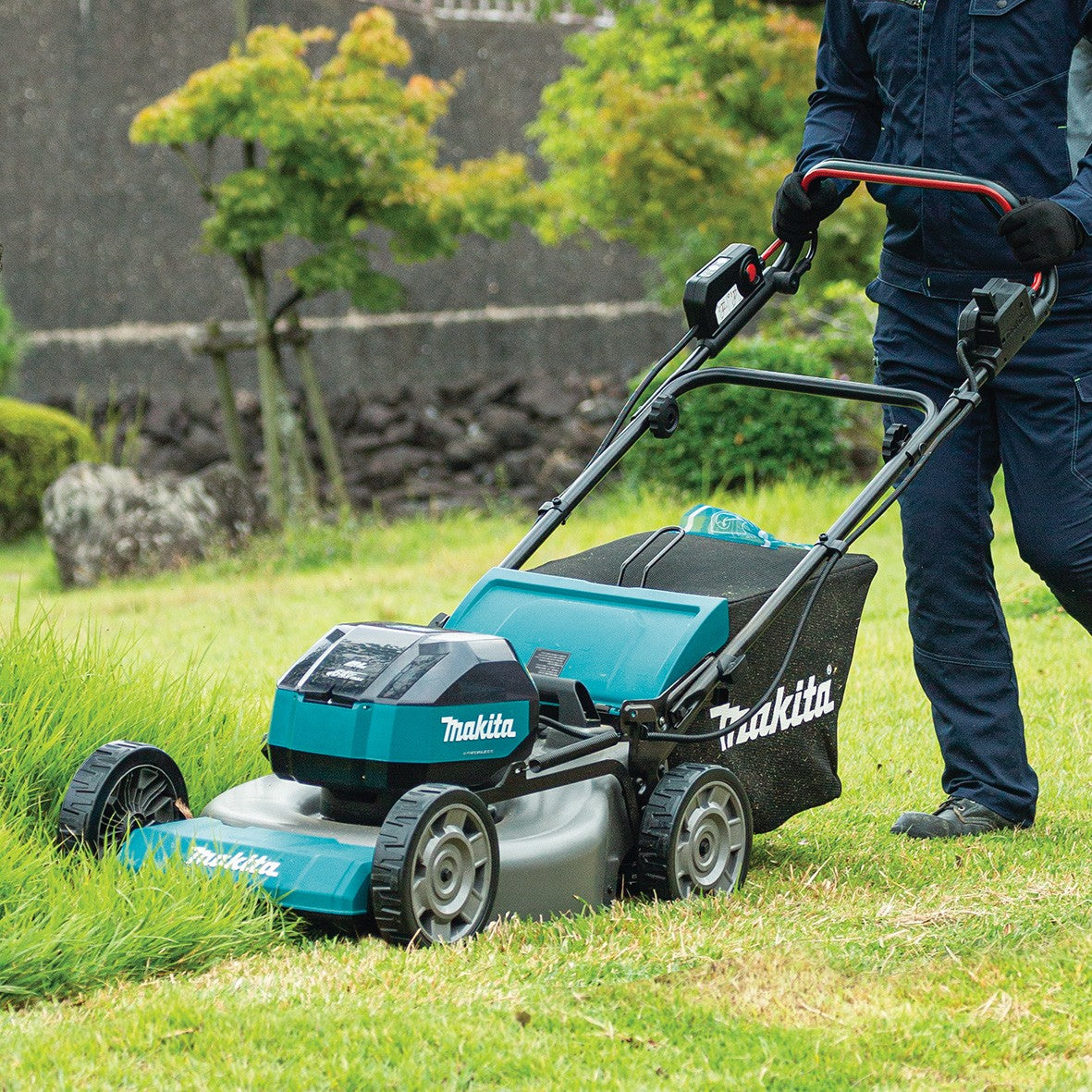 Makita 64V Max Brushless Self Propelled 480mm Lawn Mower Kit (LM003JB103)