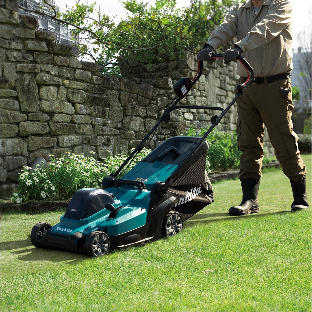 Makita 40V Max 430mm Lawn Mower Kit (LM004GM103)